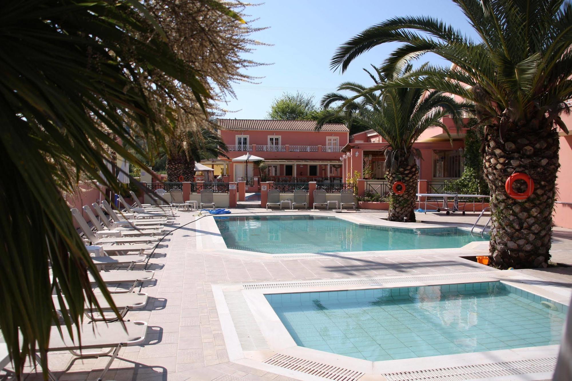 Joylife Aparthotel 3*